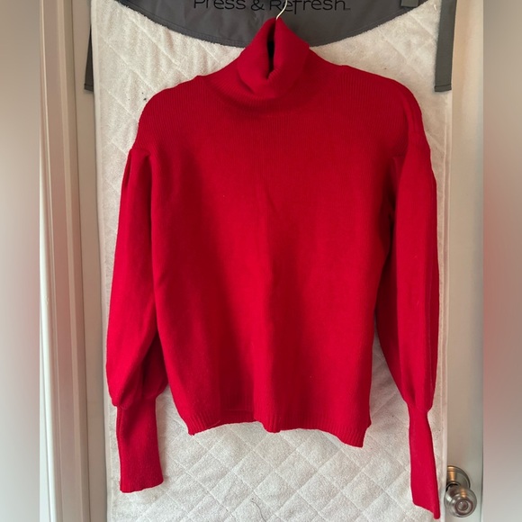 LIKE NEW Aaron and Amber Bubble Sleeve Turtleneck - Picture 1 of 7